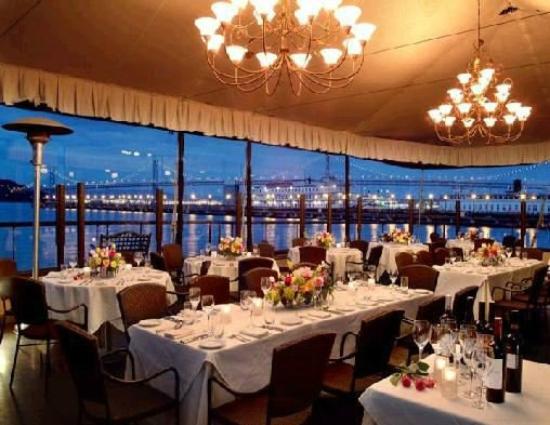 Restoran Romantis Dengan Teras Luar Ruangan Di San Francisco